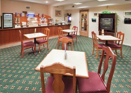 Holiday Inn Express And Suites Schoharie Ресторант снимка